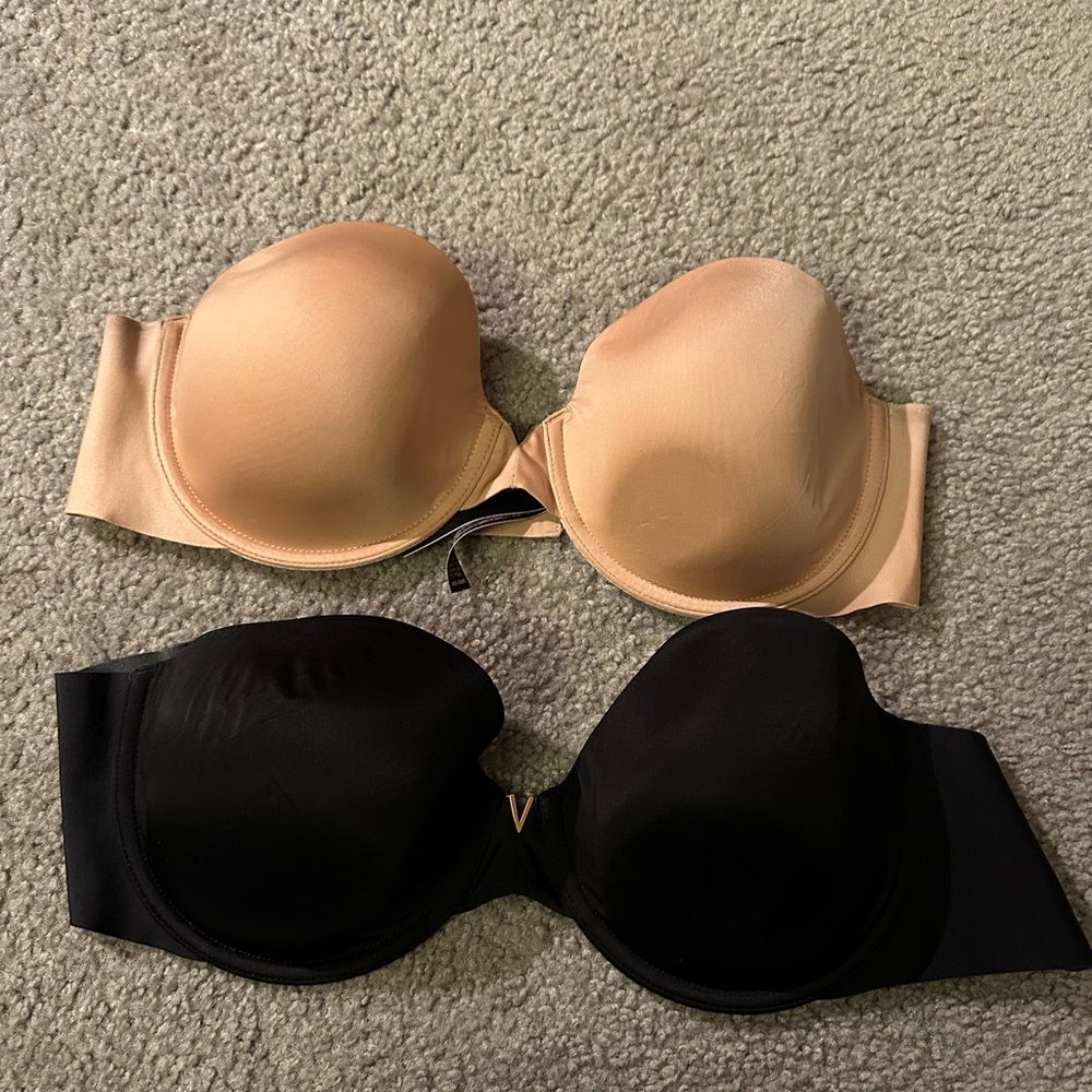 Victoria's Secret Black and Tan Strapless Bra Set.